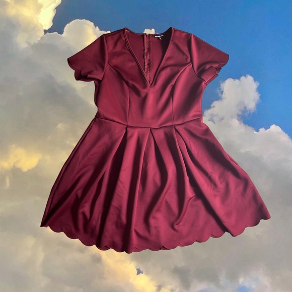 Charlotte Russe + Maroon/Burgundy V-Neck Scallop Dress: Size 1X - Picture 4 of 4